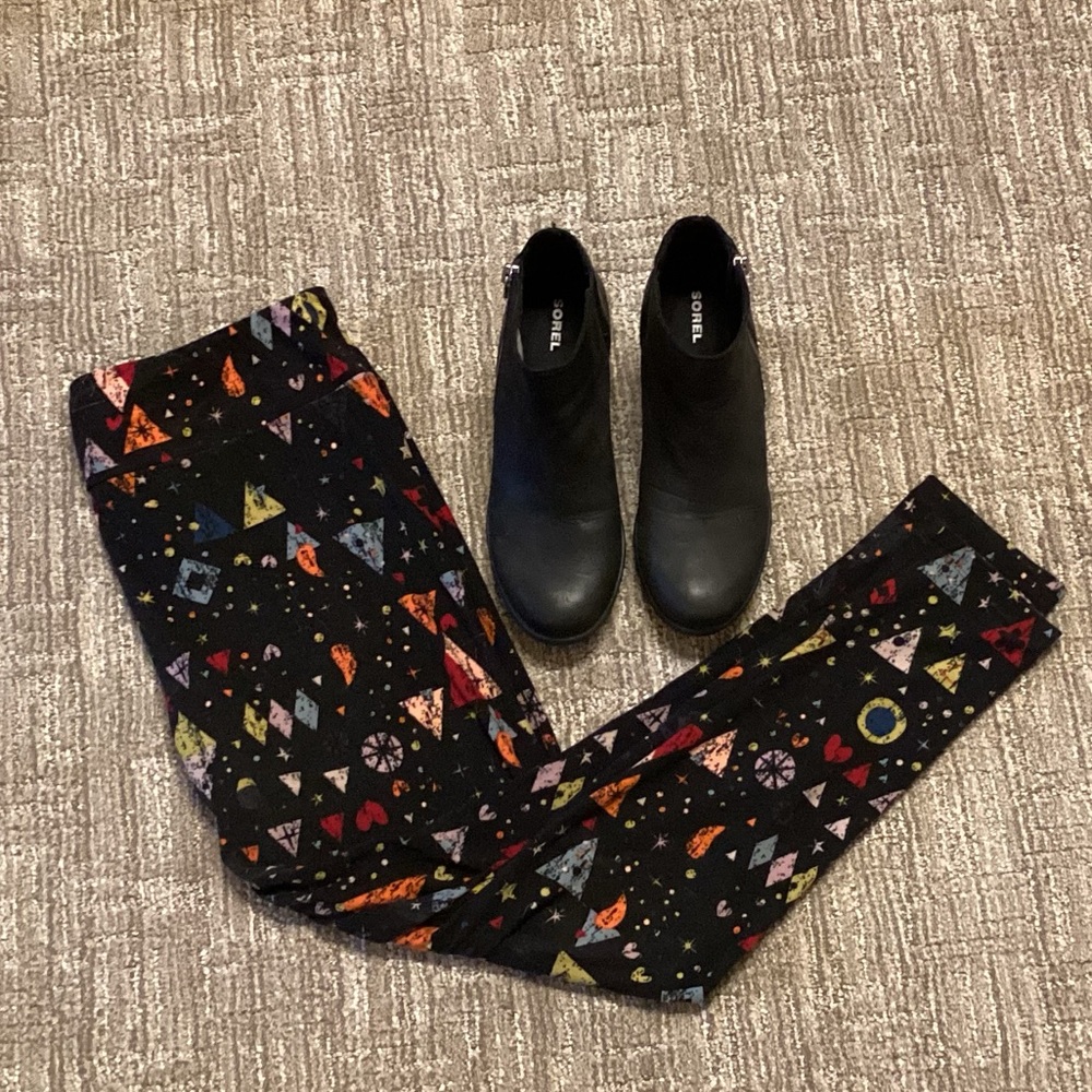 COPY - LuLaRoe Tall and Curvy Leggings